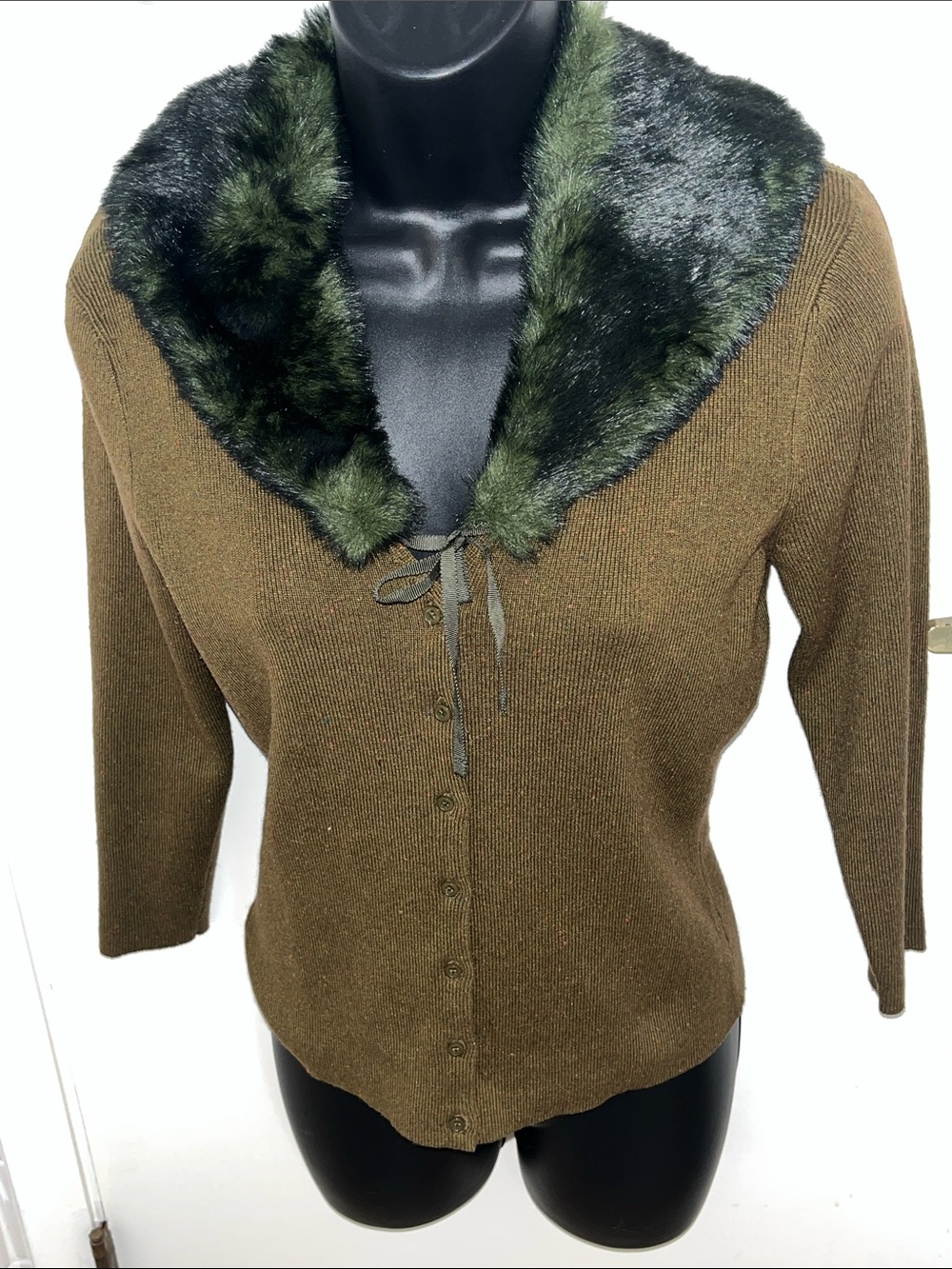 Urchin Women’s Olive Green Cardigan Cashmere Sweater Fur Collar